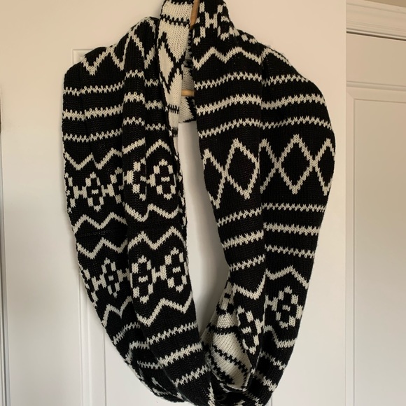 Reversible Infinity Scarf - Picture 3 of 4